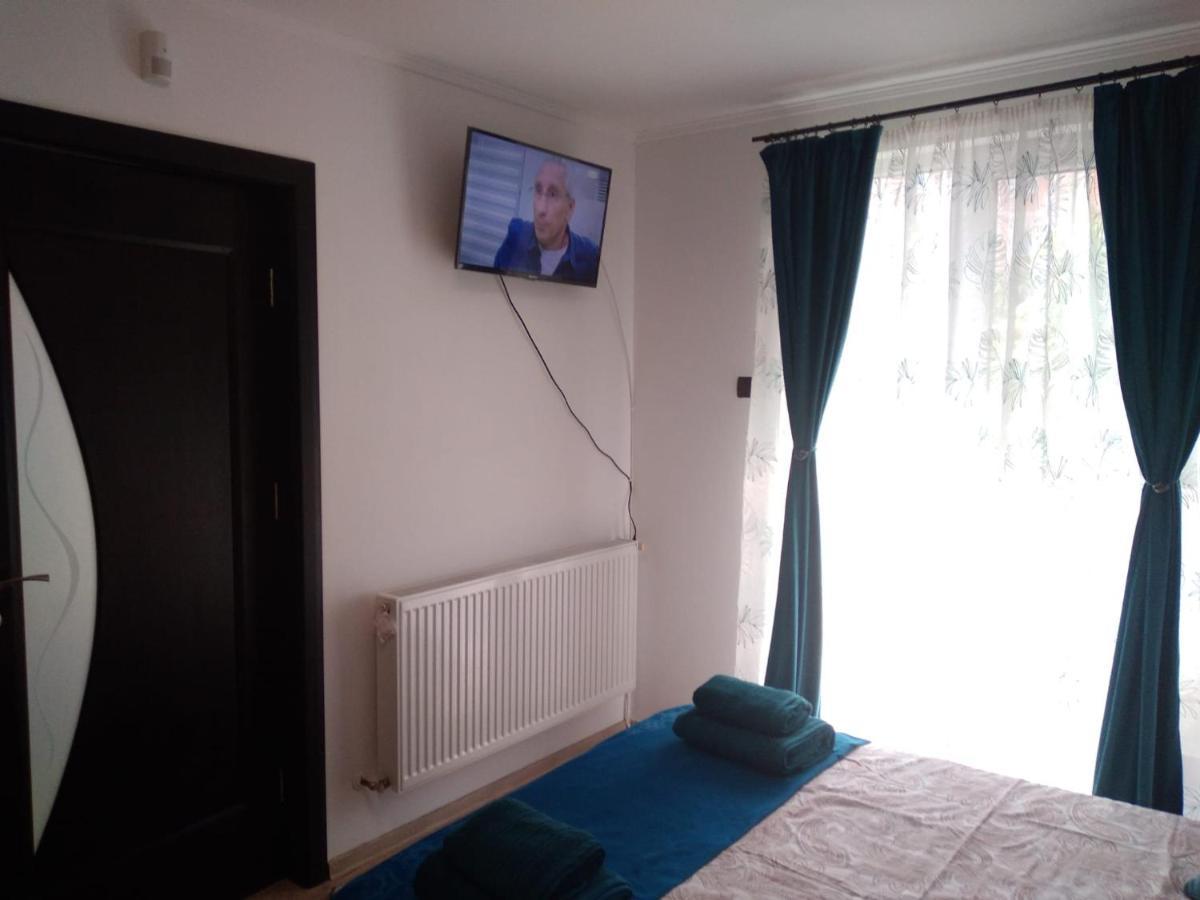 White House Guest House Hunedoara Exterior photo